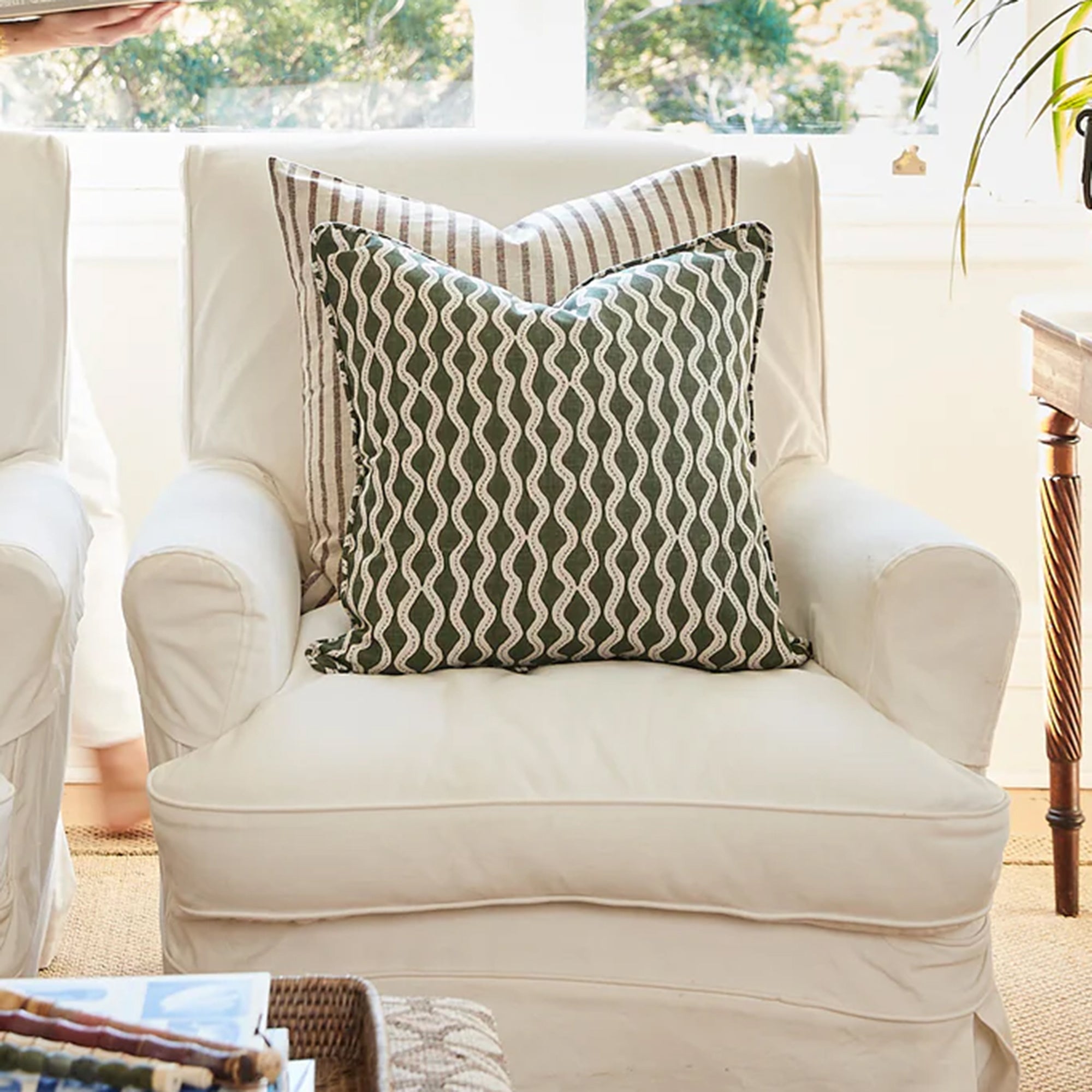 Aravelli Rosewood Linen Pillow (20x20)