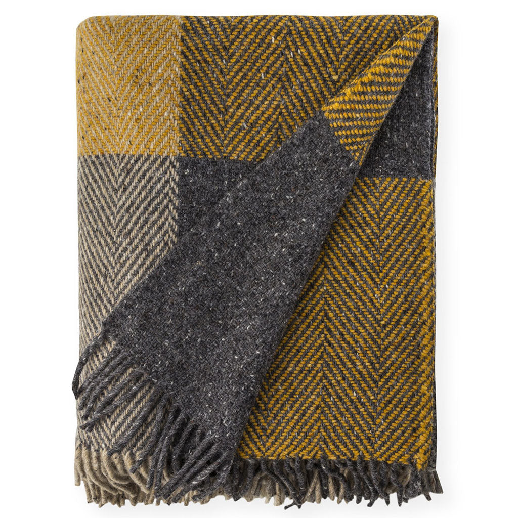 Heavy Donegal Throw in Peat