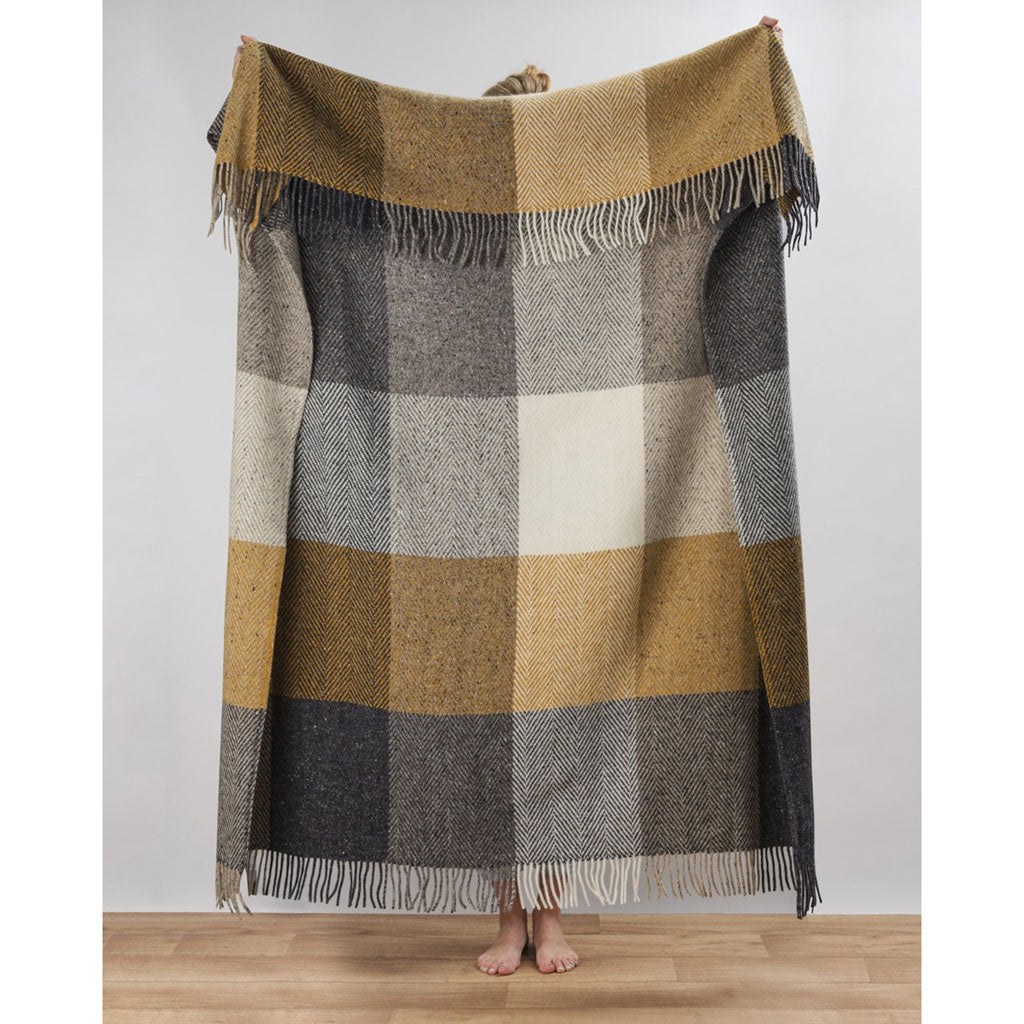 Heavy Donegal Throw in Peat