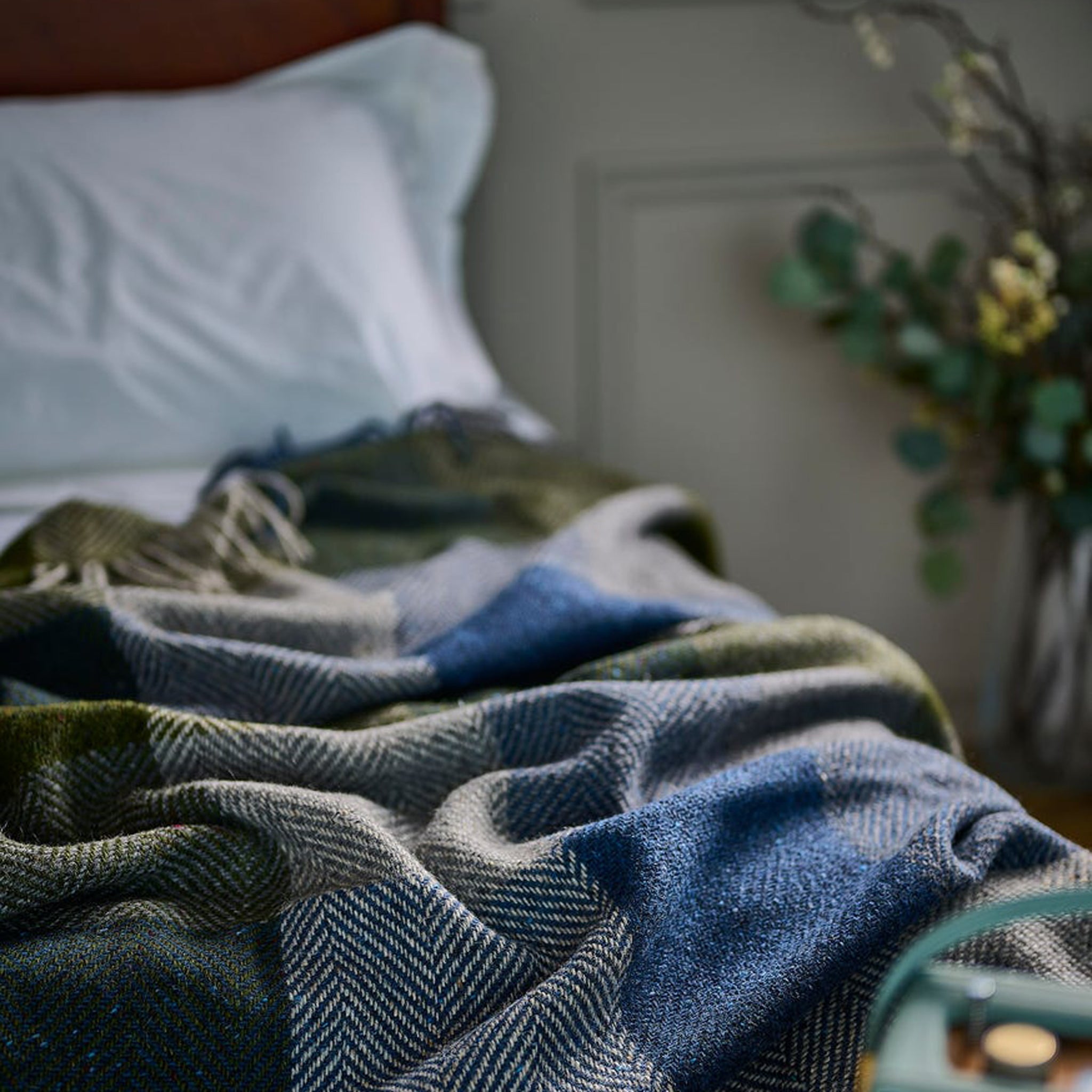 Mohair Tweed Throw in Midnight