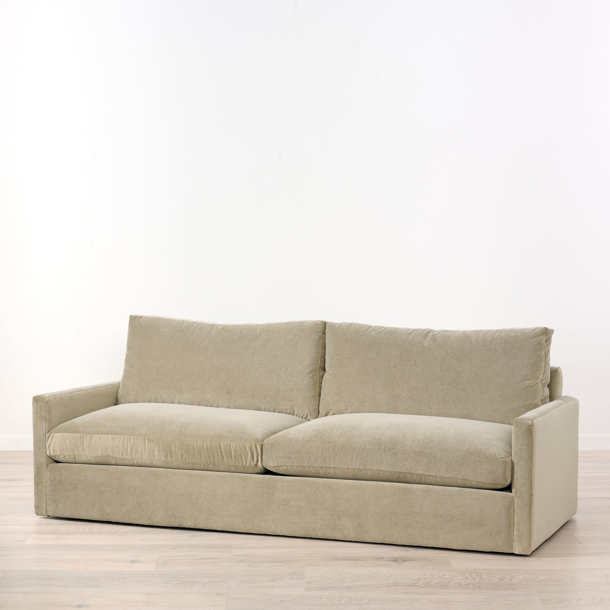 Big Easy Sofa with Thin Arms in Elephant Gray (95)