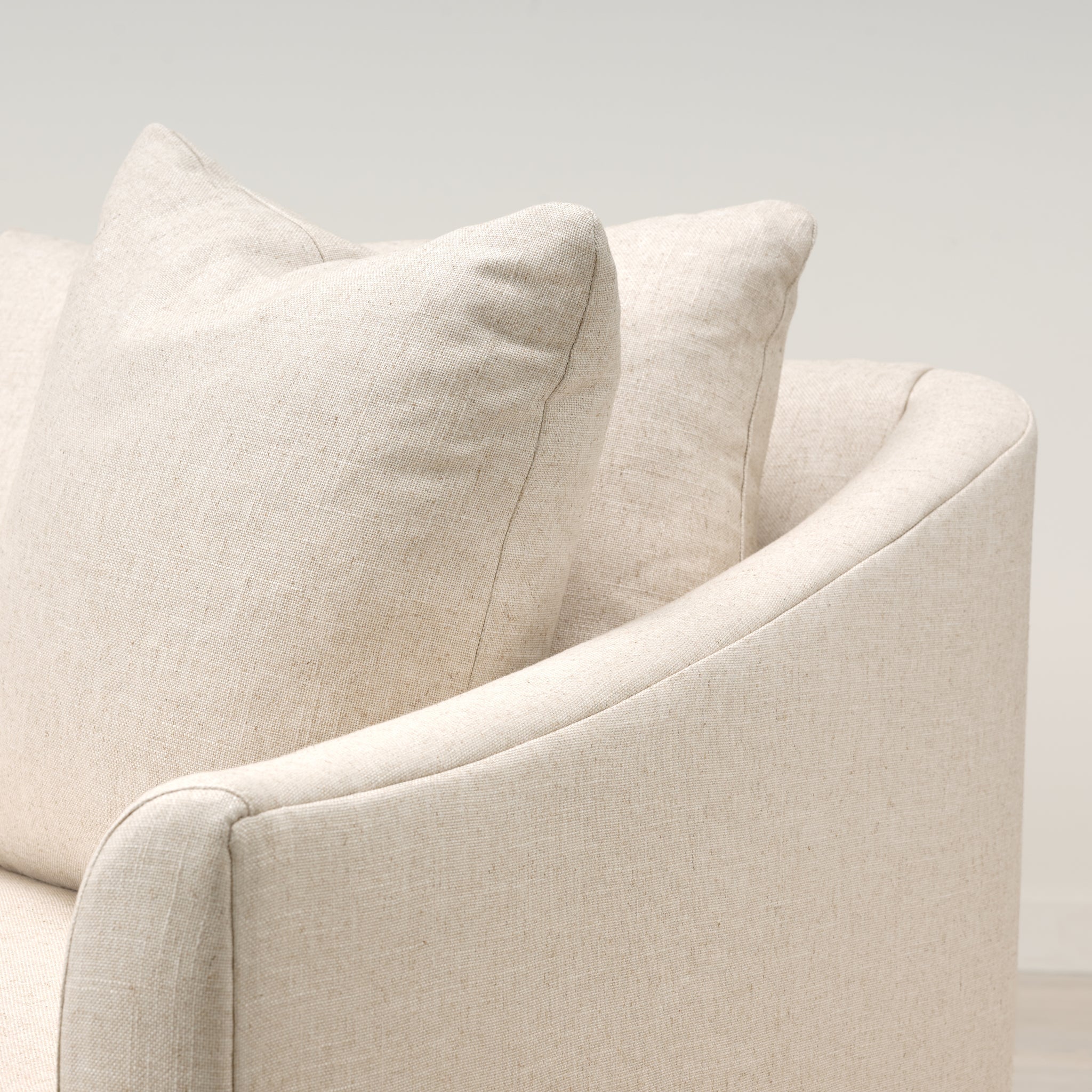 Everleigh Sofa in Sandy Wheat (89)